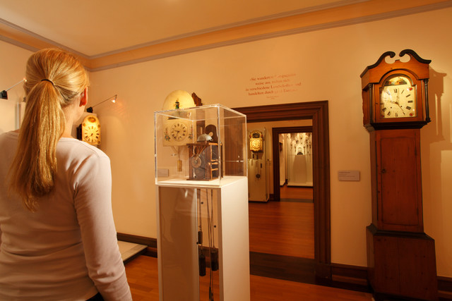 Das Museum beherbergt eine eine große Anzahl an Ausstellungsstücken zur Landschafts-, Kunst- und Uhrengeschichte in und um Sankt Märgen.